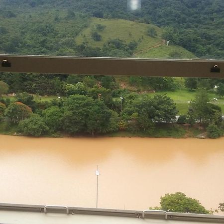Águas de Lindóia Flat No Cavalinho Brancoアパートホテル エクステリア 写真